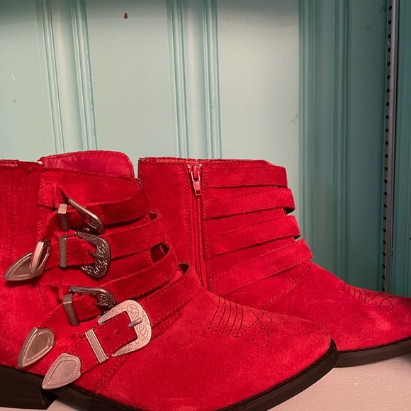 Kelsie dagger red strap boots - Picture 4 of 8